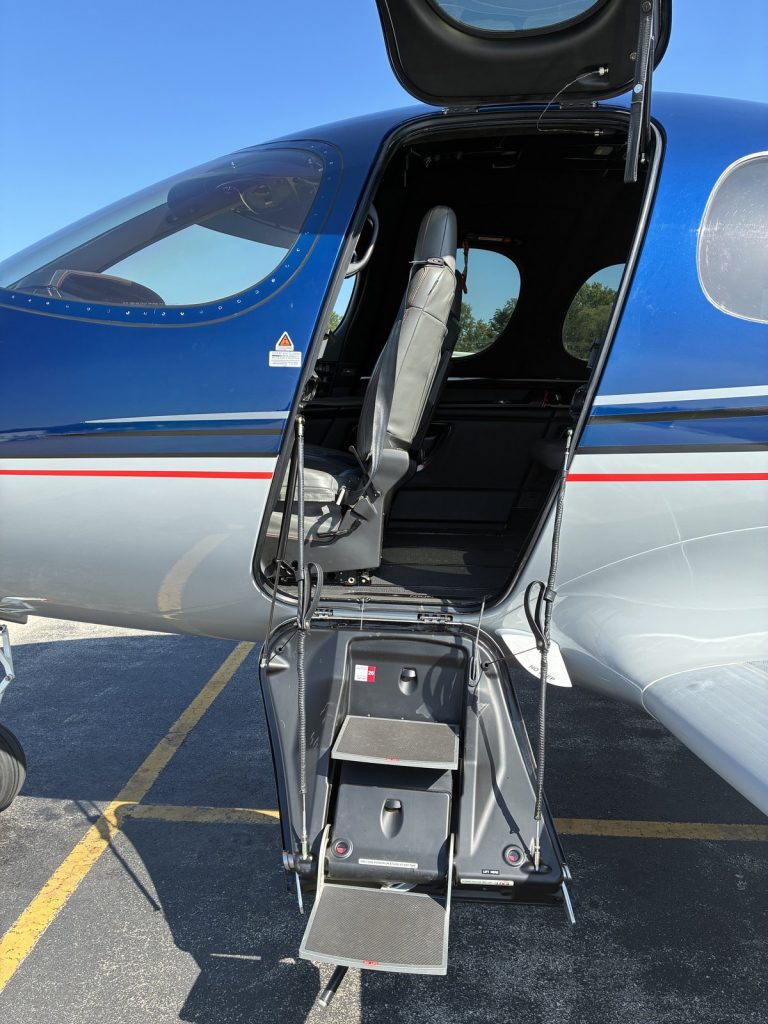 Cirrus Vision Jet SF50 entry-level jet view 2 for Orlando charter