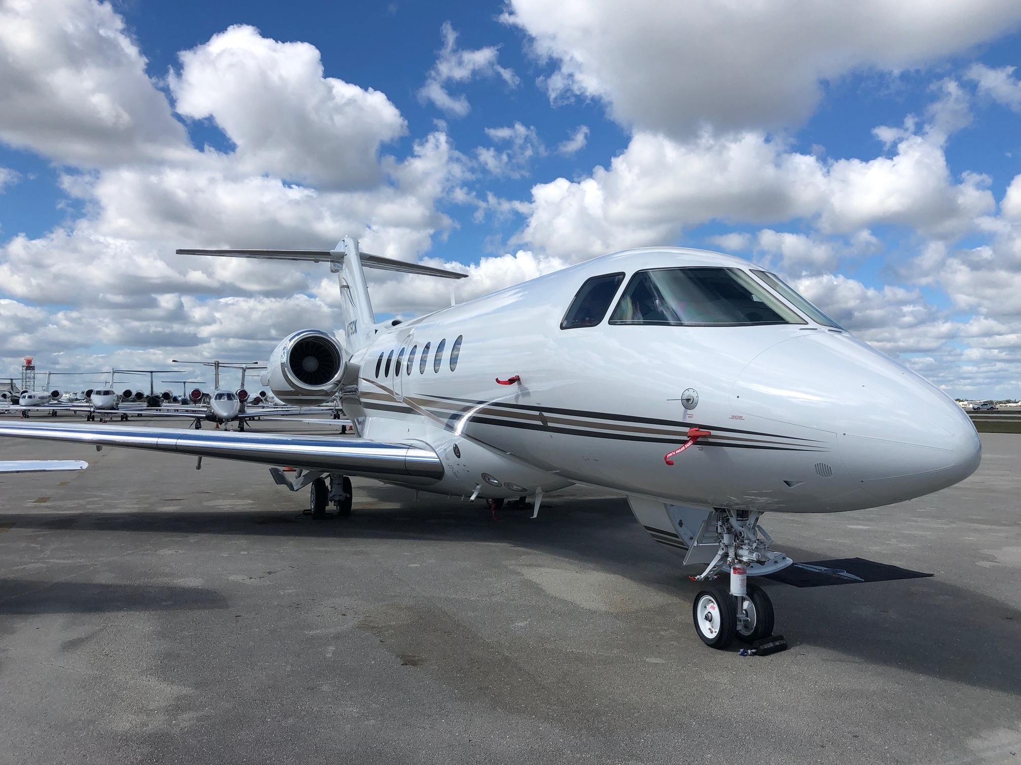 Hawker 4000 super midsize jet for Orlando charter