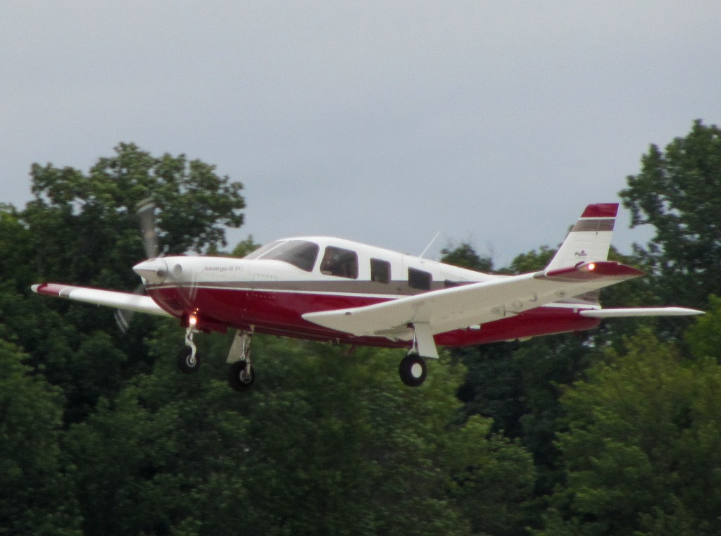 Orlando Piper Saratoga PA-32R Charter