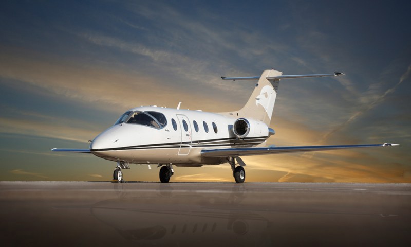Orlando Hawker 400XP Charter